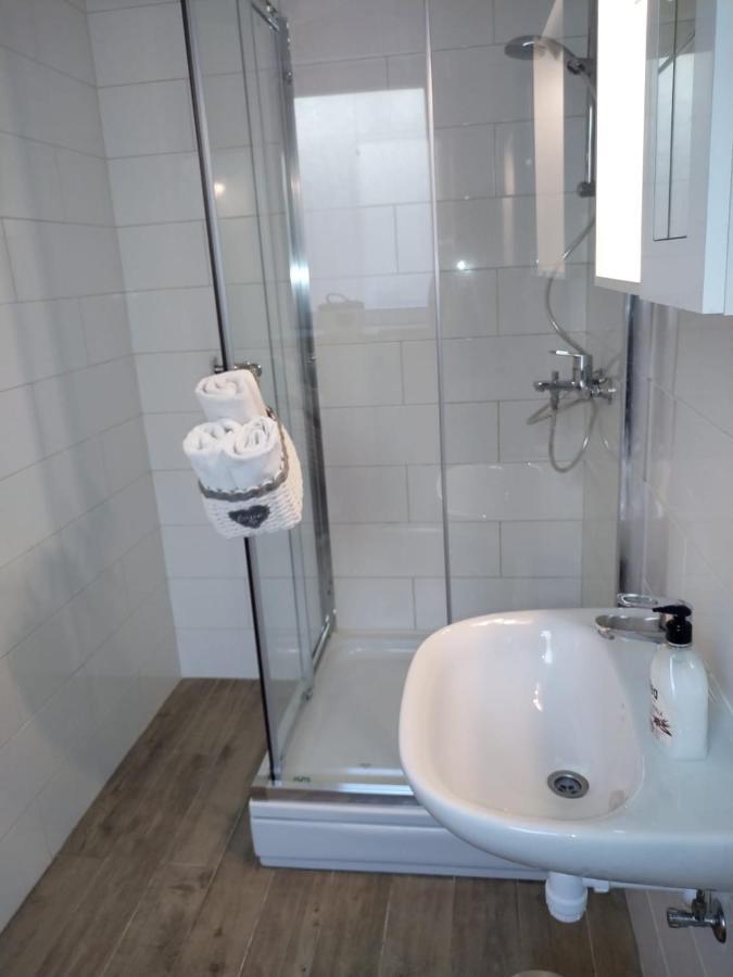Apartments Dalmacija โปดสตรานา ภายนอก รูปภาพ